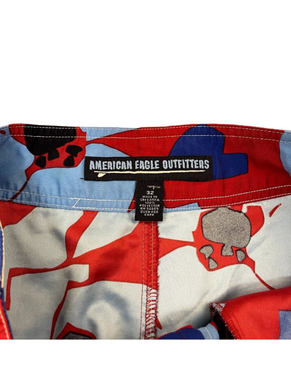 American Eagle Red & Red Floral Swim Baggies Shorts sz 32 NWOT - Picture 2 of 3
